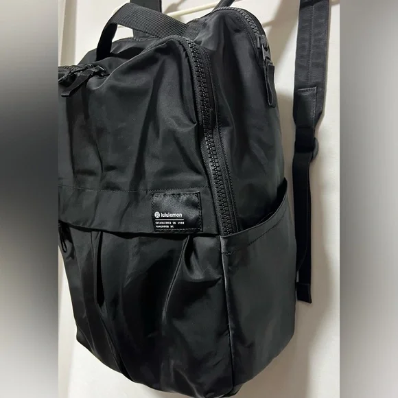 Lululemon Everyday Backpack 2.0 Laptop Office Travel Gym School Work Casual - Picture 5 of 16